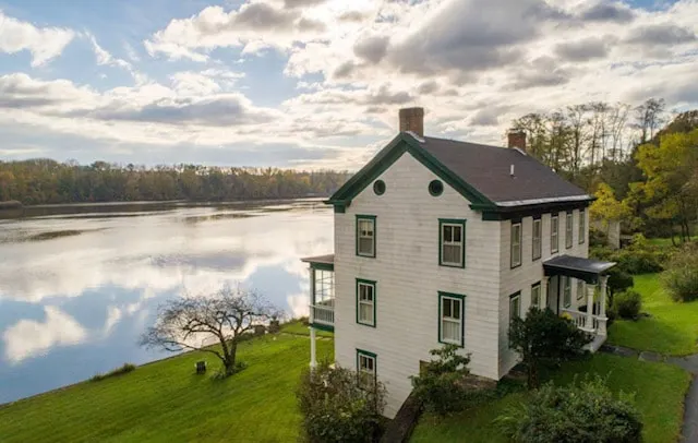 Whip's River House - Image 1