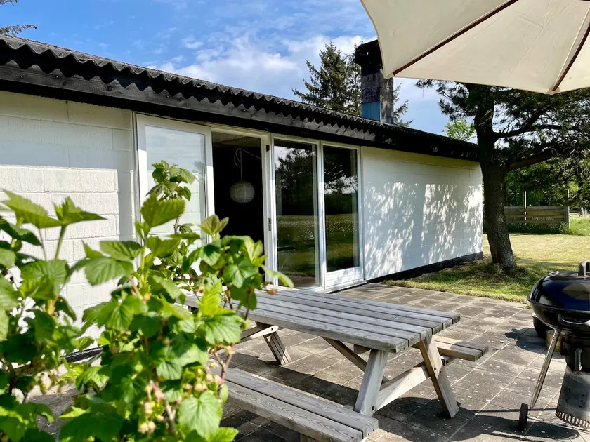 Guest house in idyllic farm - Image 1