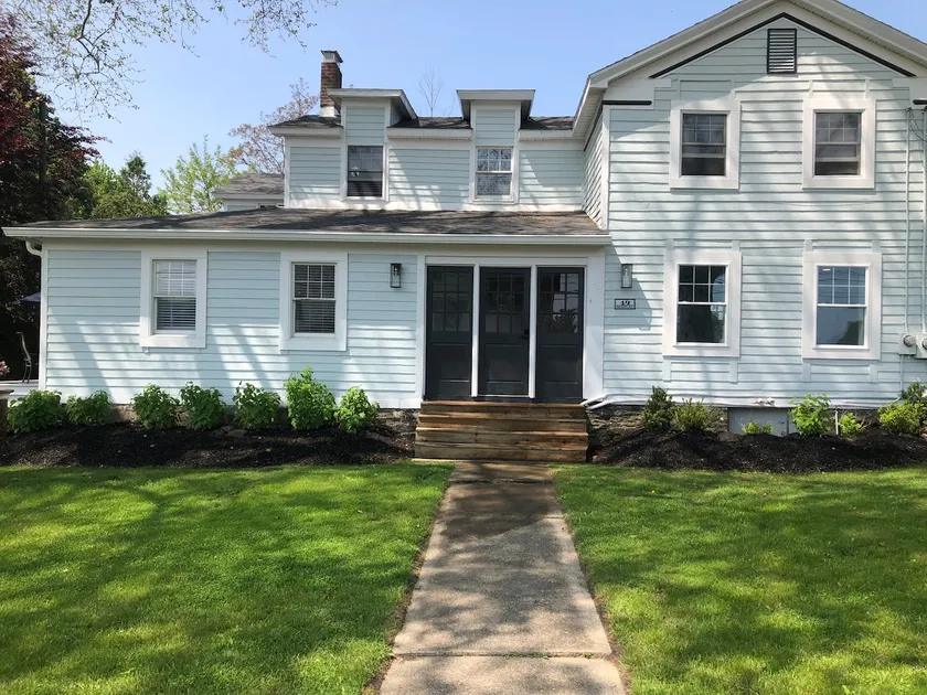 Mott’s Boarding House - Image 1