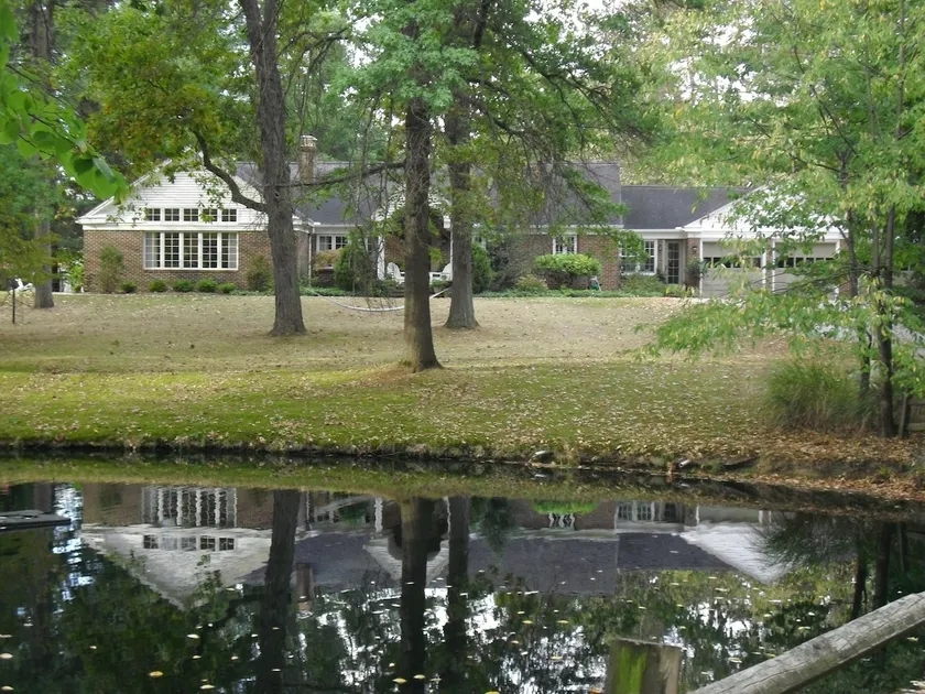 Cottage on the Hill - Image 1