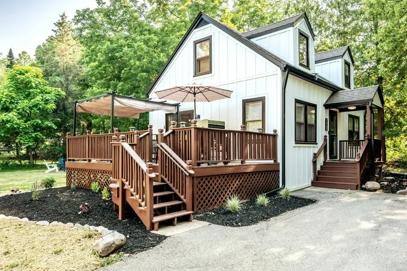 Cozy Bay Geneva Lake Cottage-beach/restaurants+ - Image 1