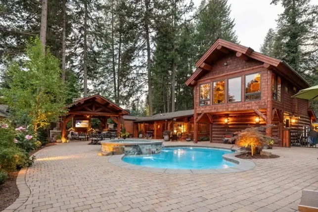 The Cabin at Hayden Lake - Image 1