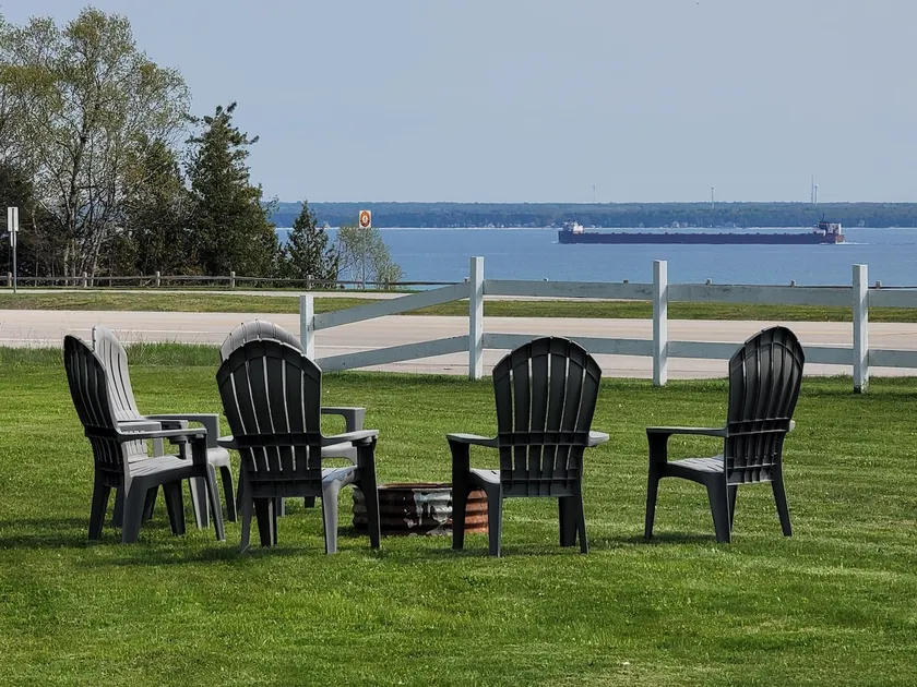 Lake View, Fully Furnished Home, Close To Ferry's! - Image 1