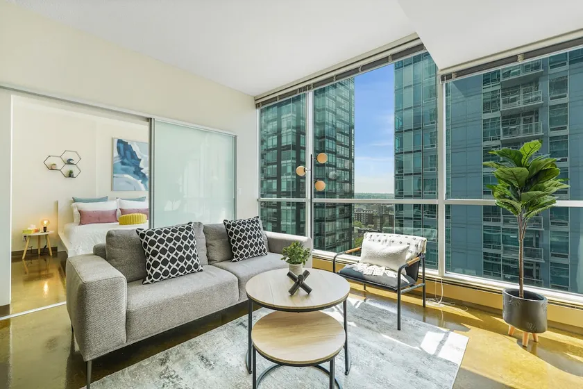 Skyline Retreat | Stunning VIEWS | Free Parking - Image 1