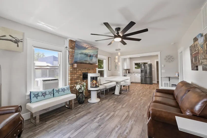 Gemhouse w/ RV parking - Image 1