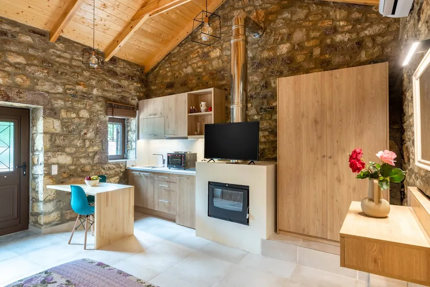 Fotoula's stone studio - Image 1