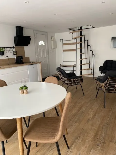 Independent guest house - Image 1