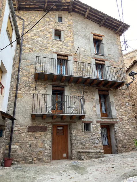 Detached house in the historic district - Image 1