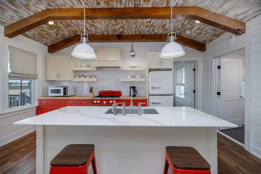 The Sunset Cottage - Stylish Waterside Retreat - Image 1