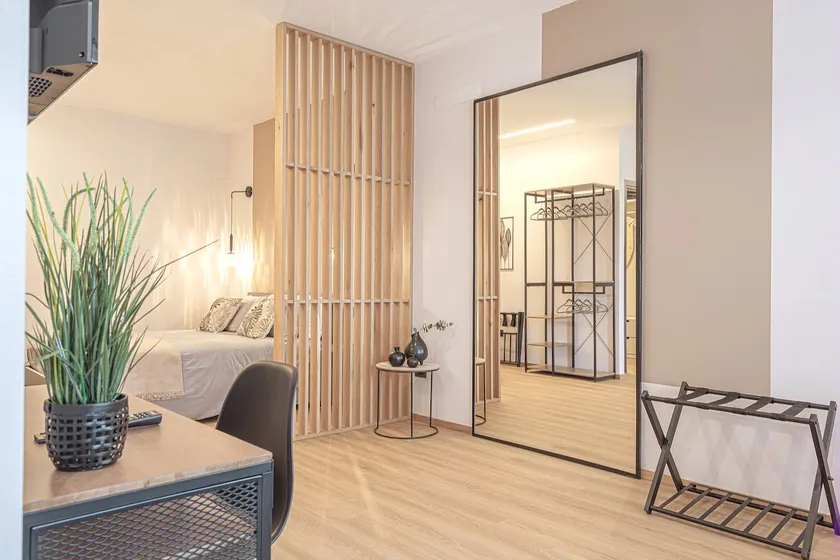 [In Style Apartment] with free parking - Image 1