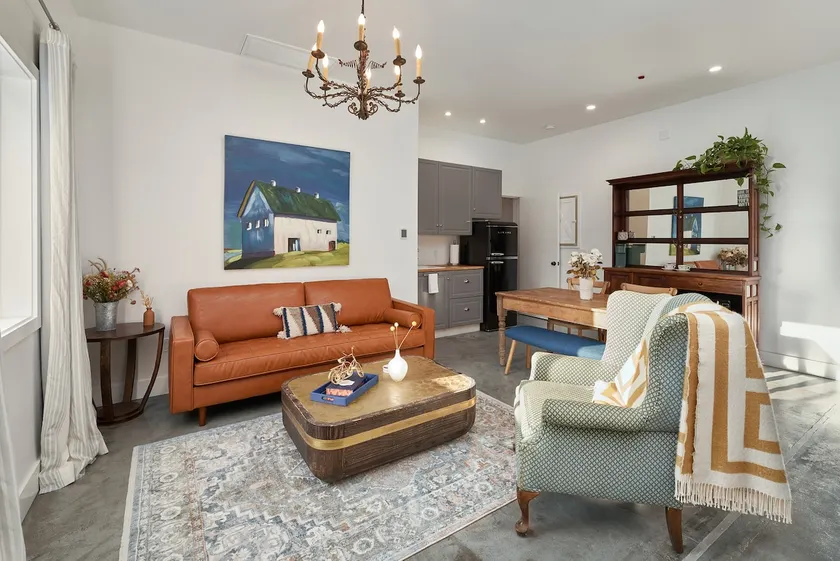 Wine Country Cottage - Image 1