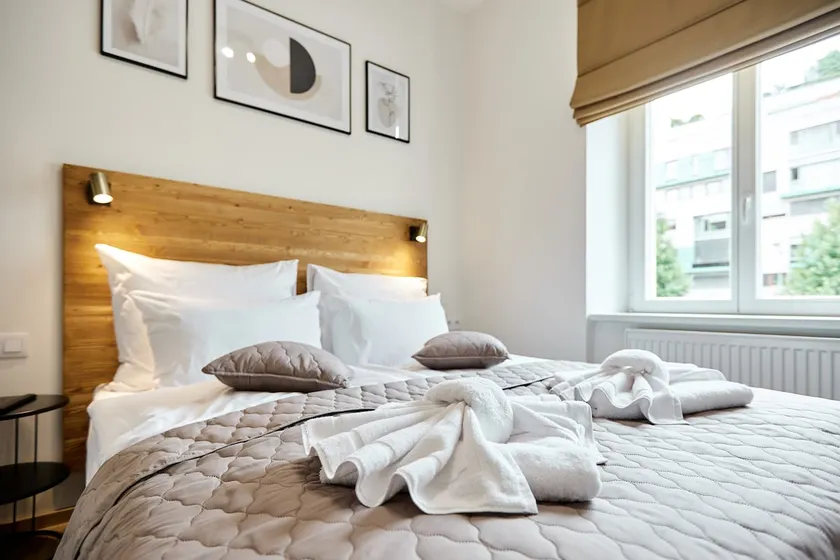 Compact Room Near City Center | Great Value - Image 1