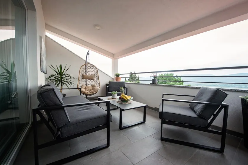 Apartment I & J - Image 1