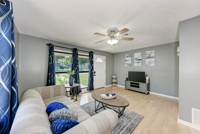 Remodeled Home, Walk to Hospital and Restaraunts - Image 1