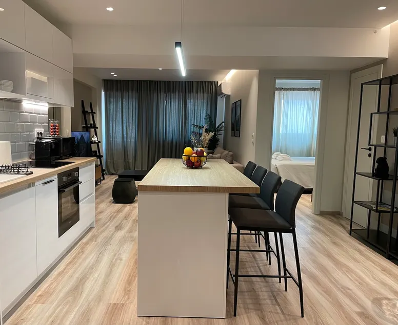 Modern & Spacious 3BR apartment - Image 1