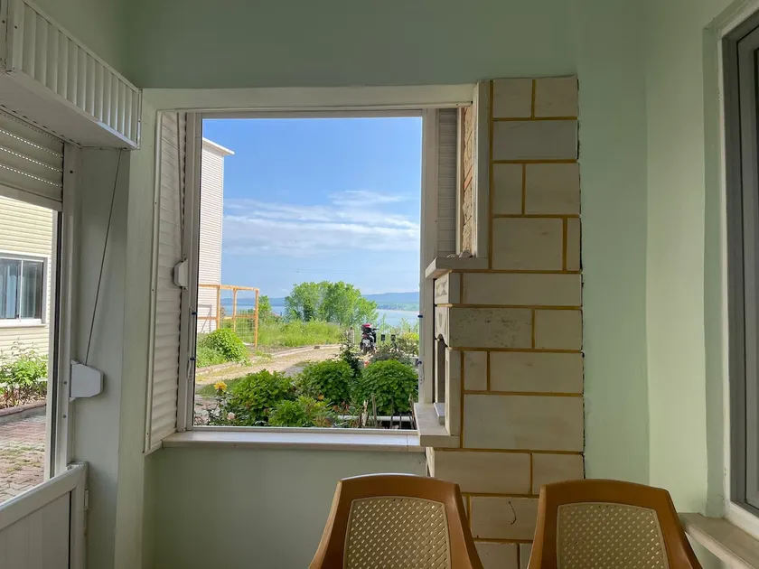 Seasonal Seafront 3 Bed Apartment (monthly only) - Image 1