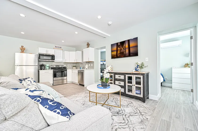 Salty Shore Retreat - Image 1