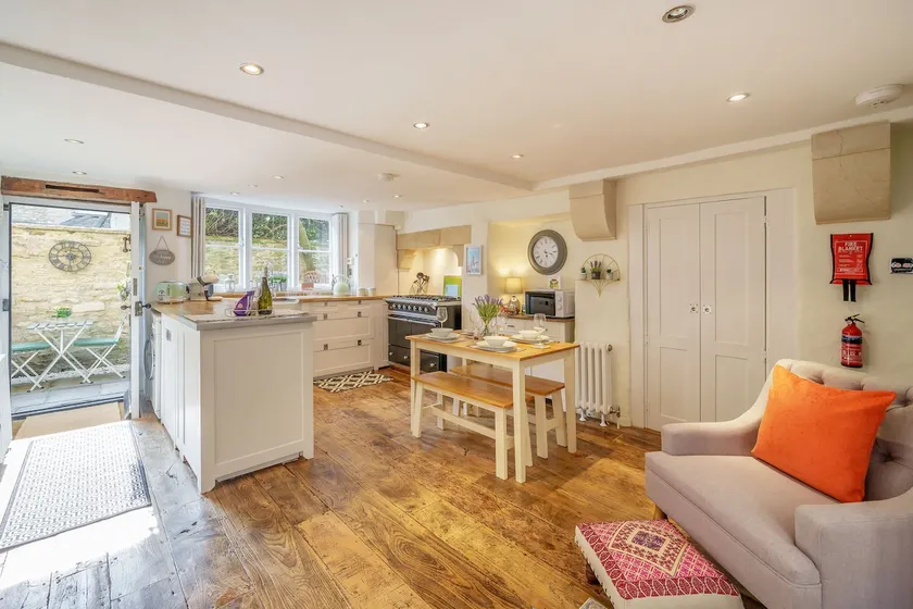 *NEW* Wardall's Cottage - Central Location! - Image 1