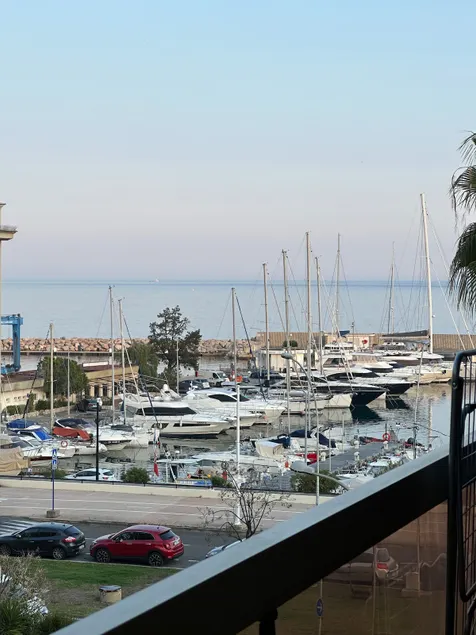 Menton Studio near the sea - Image 1