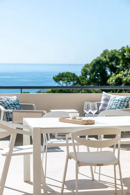 A r é s l Luxe Oceanfront Residence - Image 1