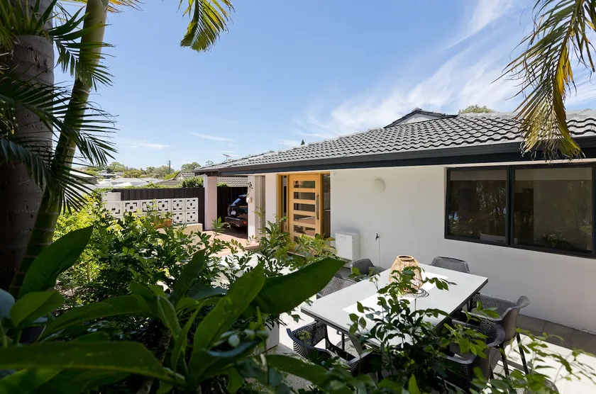 Seaside Serenity Sorrento Pet Friendly - Image 1