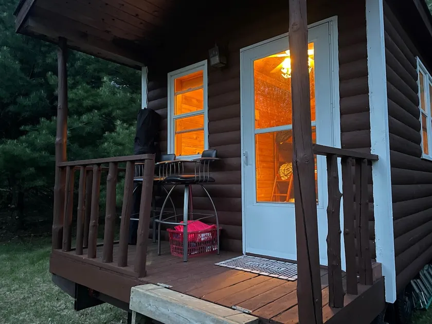Trappers Cabin on the River - Image 1