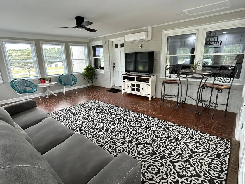 New! Modern Ranch House - Image 1