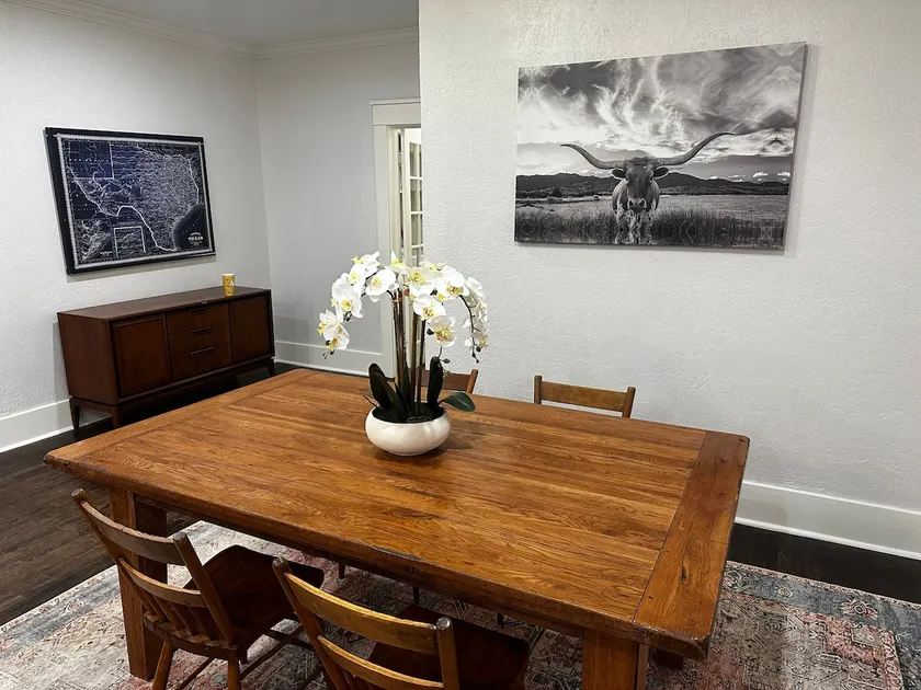 Cute Yellow craftsman van buren - Image 1