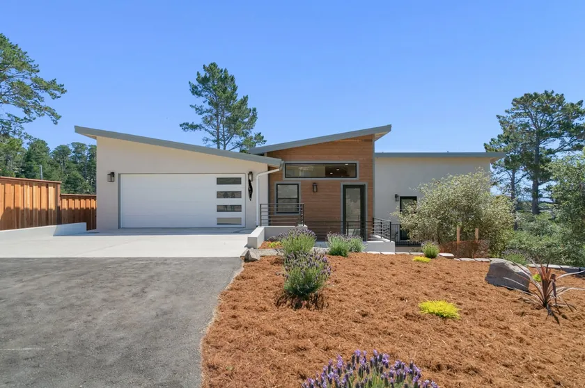 Luxury Modern Home/ Pets OK & FREE EV - Image 1