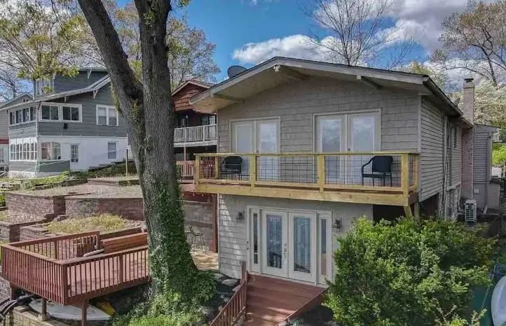 Updated Lakefront home on Portage Lakes - Image 1