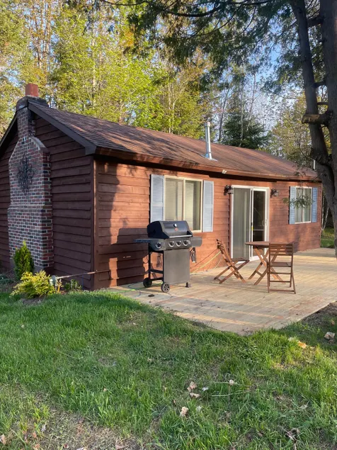 adventurous riverfront cabin - Image 1