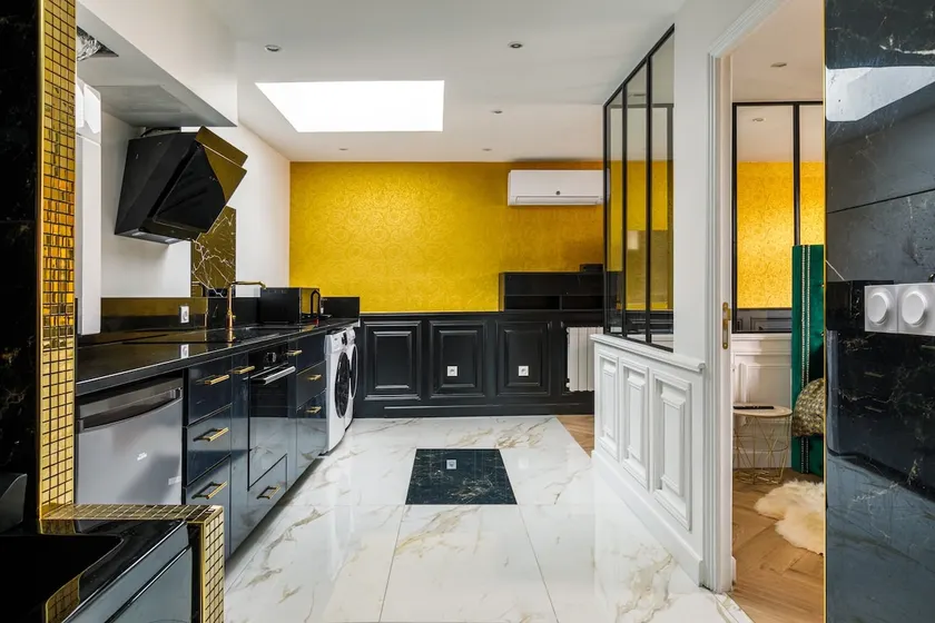 Near Paris, Versace Style, 350 m from Mantes Train Station - Image 1