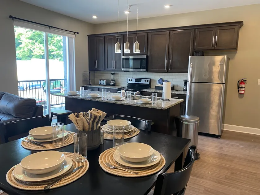4 Bedroom-Uptown Athens Luxury Apt - Image 1