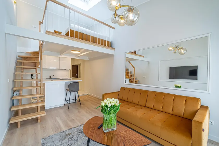 Modern Loft Apartment w/free parking No.3 - Image 1
