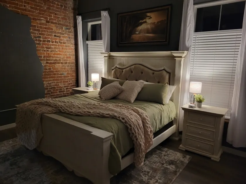 Downtown apartment in historic Mena with hot tub - Image 1