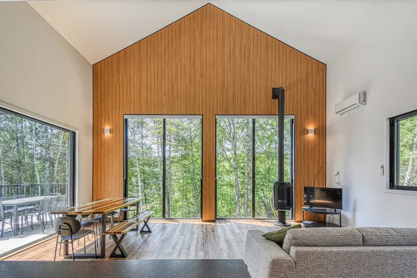 New 2023, Waterfront, 15 minutes from Tremblant! - Image 1