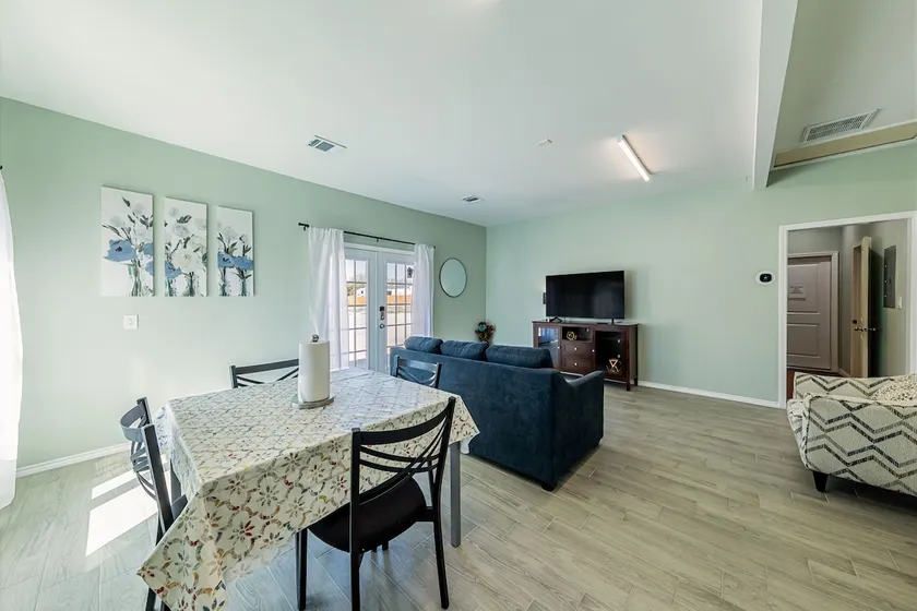 Stylish Duplex in Hutto Minutes from Kalahari - Image 1