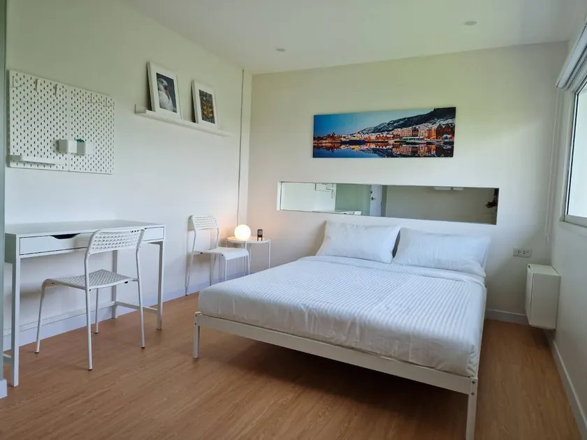 Cozy White Home - Image 1