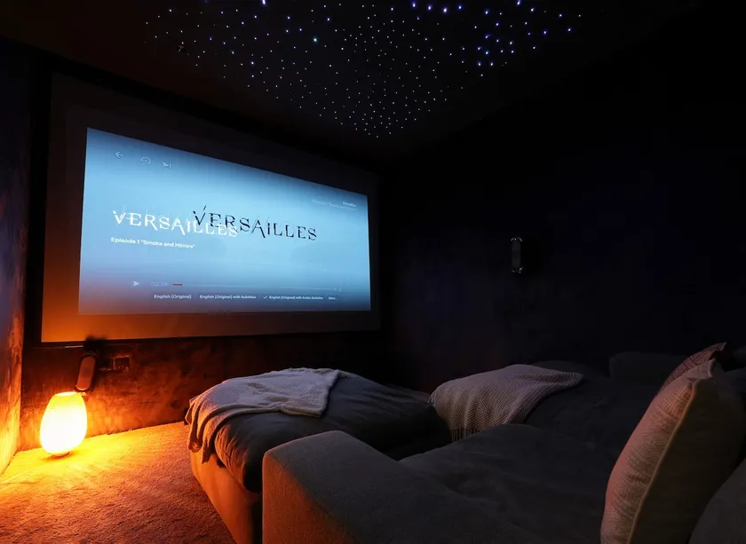 +120’ Private Home Theater 1BR - Image 1