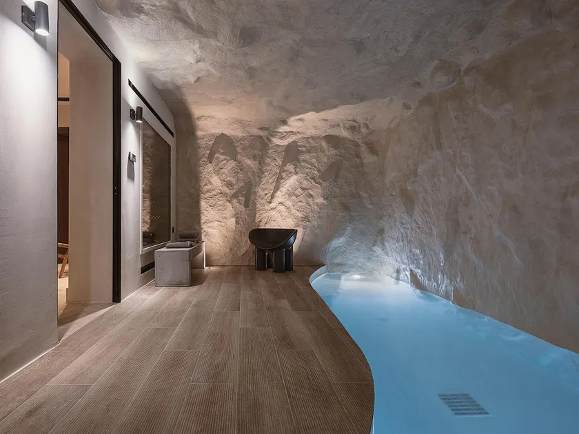 City Moments Villa - "Free" Indoor Heated pool - Image 1