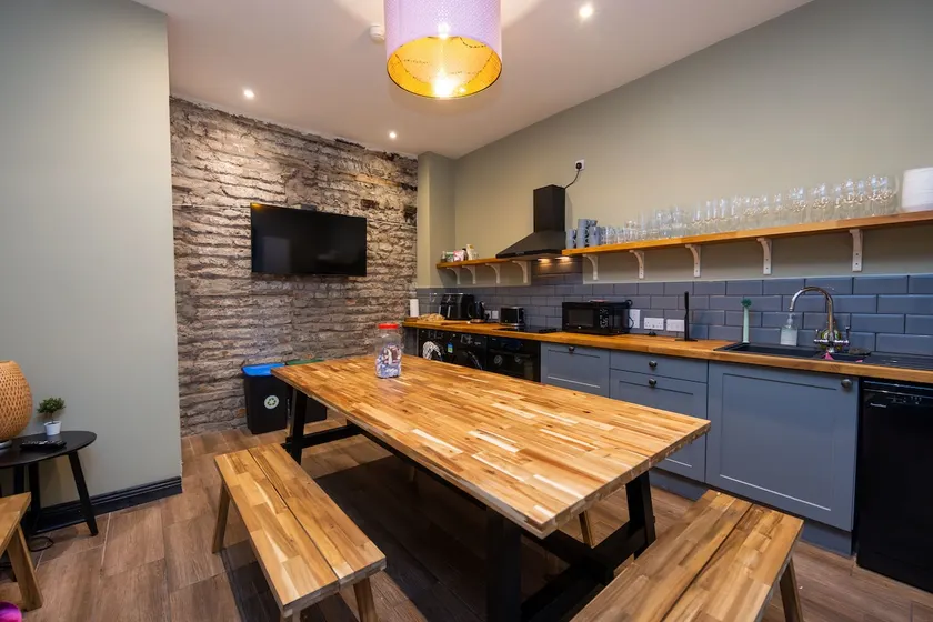 The Hearth - Sleeps 16 - Image 1