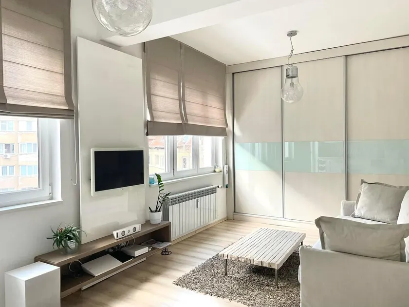 Green design Sofia top center 1 bedroom 4 people - Image 1