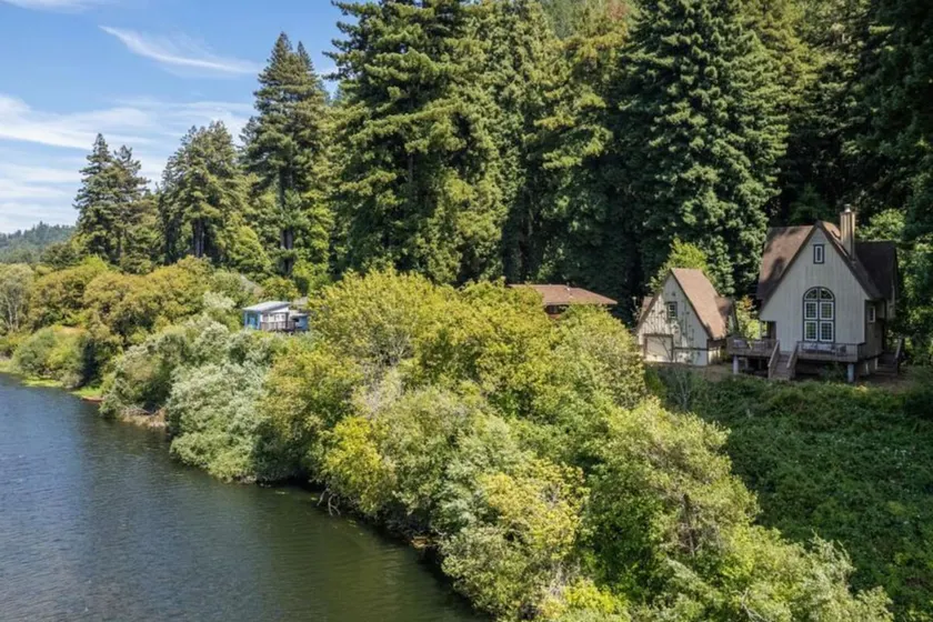 Beautiful House w/River Access, Hot Tub, Game Room - Image 1