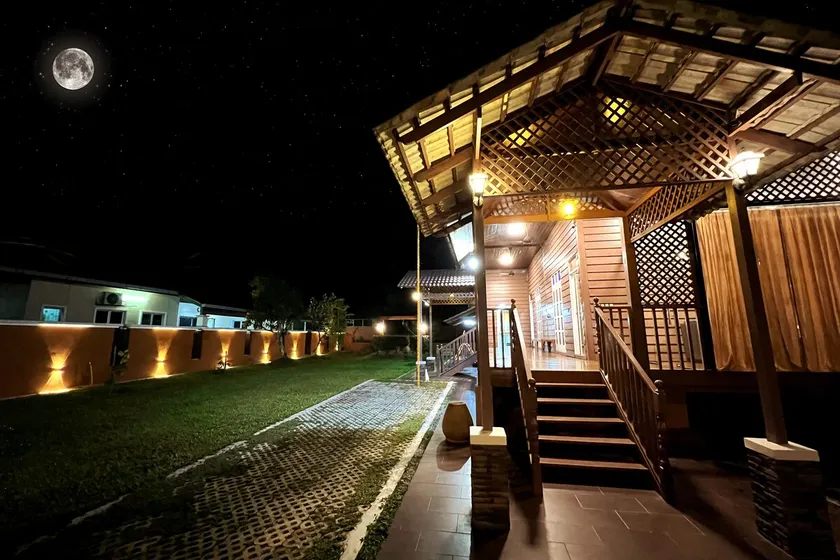Traditional Malaysian house - Image 1