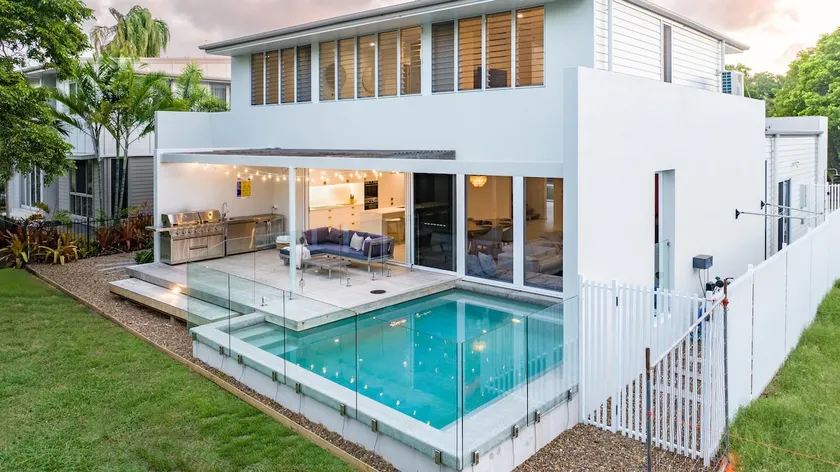 Ocean House | Private Pool | 100m to Beach - Image 1
