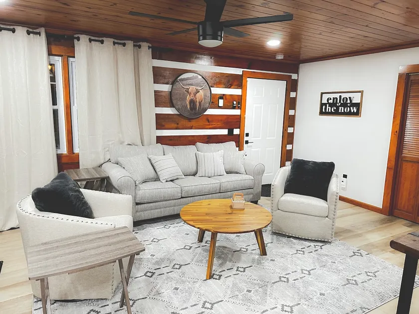 Modern Cabin Retreat at Westlawn Farms - Image 1