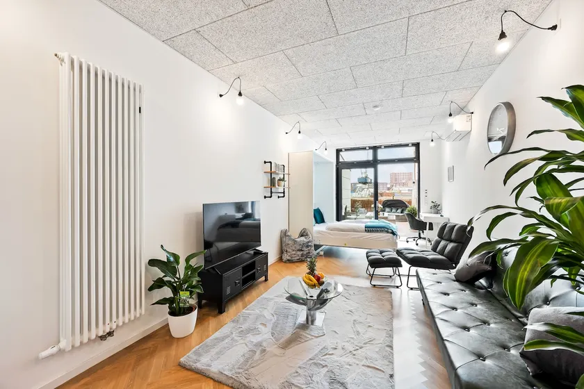 LiT LiVING: LuxusLoft | Box SprIng | Air Con | BBQ - Image 1