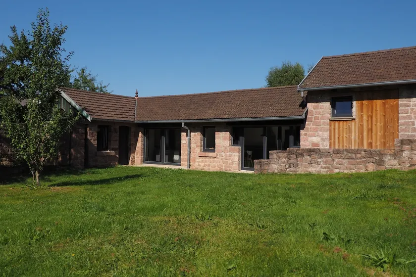 Detached house with character. - Image 1