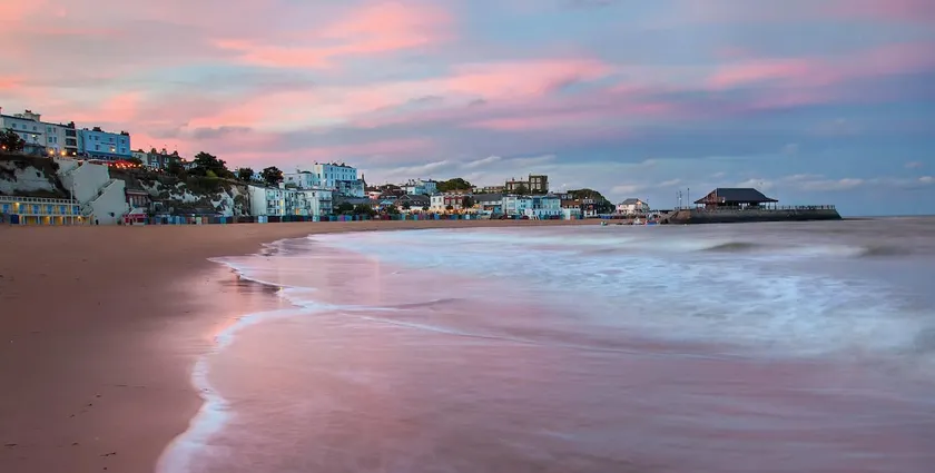 3 Bed-Duplex Penthouse-Centre Of Broadstairs - Image 1
