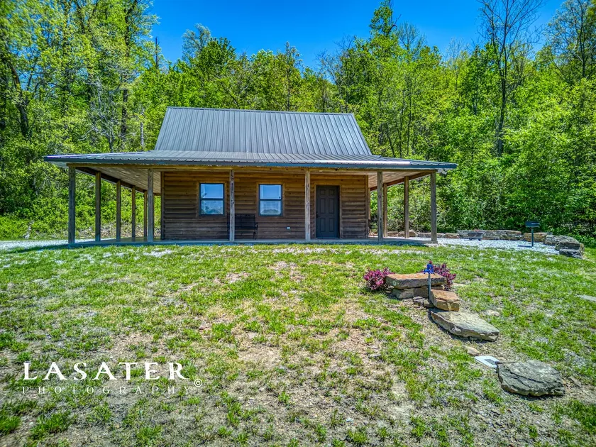 Big Woods Cabin-Pelsor AR - Image 1